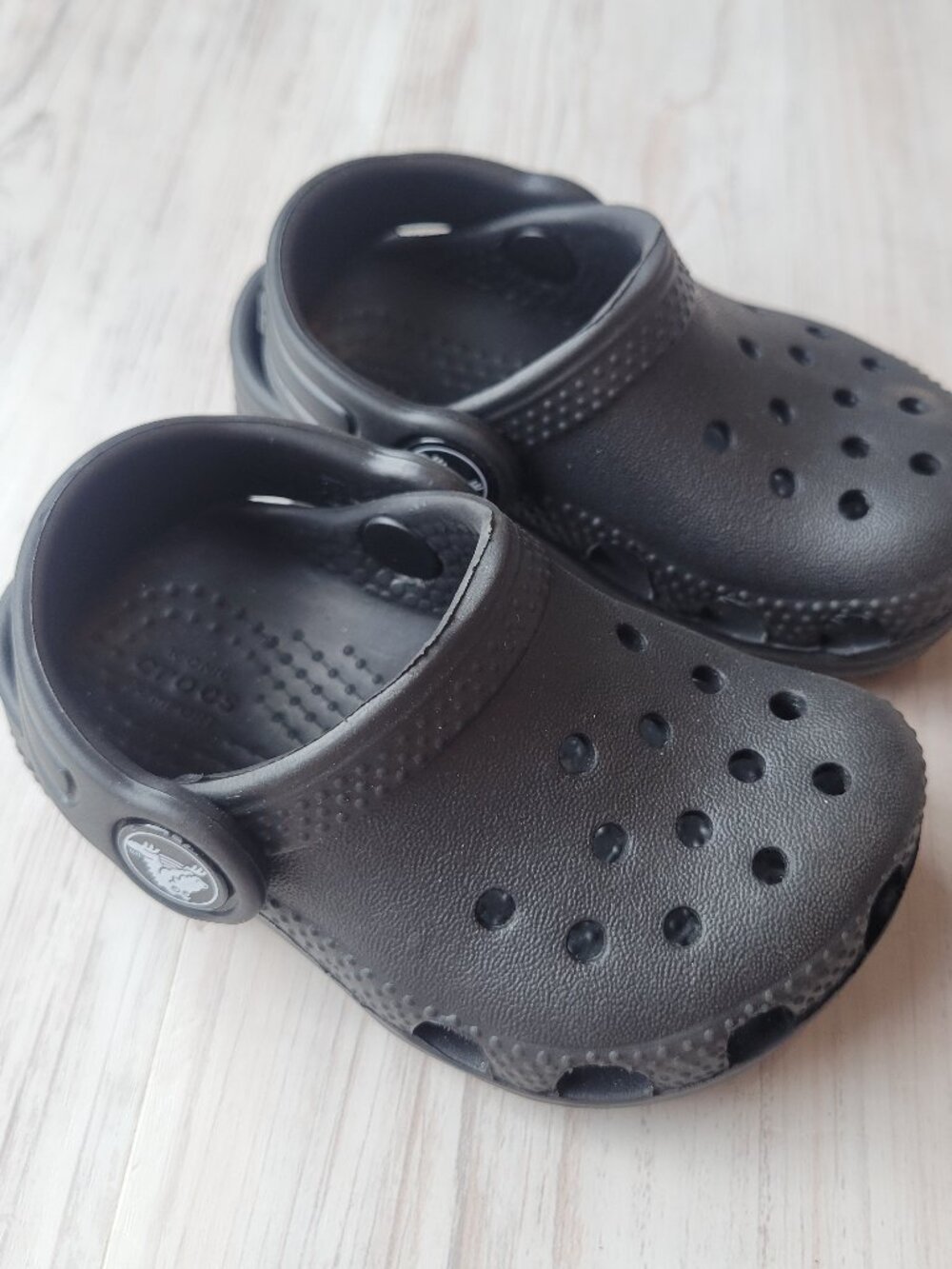 Crocs toddler size 4 black